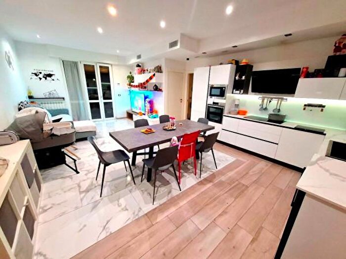 Appartamento con 5 locali in vendita in Cicagna