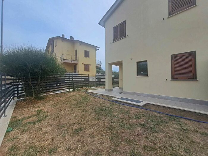 Appartamento quadrilocale in vendita in Via Rimembranze, Amelia