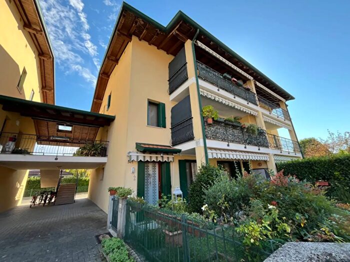 Appartamento trilocale in vendita in Via Treffen, Capriva Del Friuli