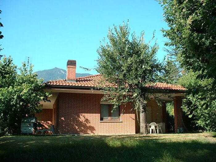 Casa con 10 locali in affitto in Strada Costa, Cumiana