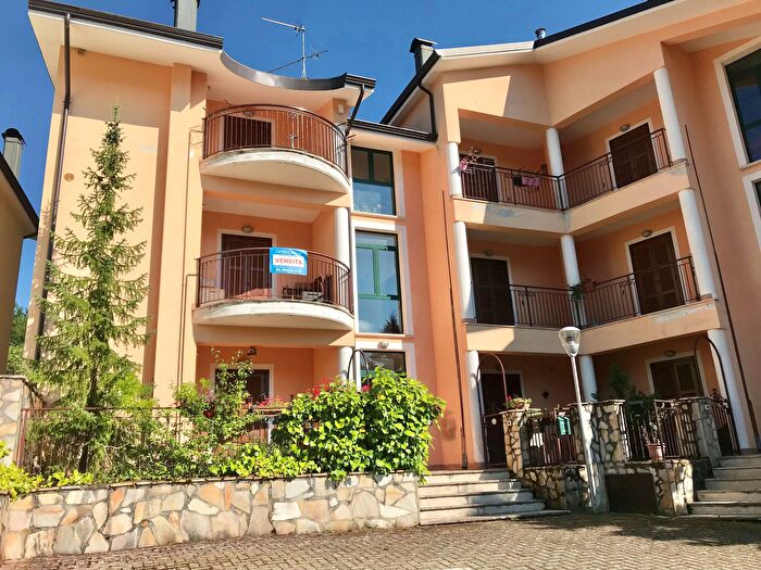 Appartamento trilocale in vendita in Via Aia del Prete Snc, Castel Del Giudice