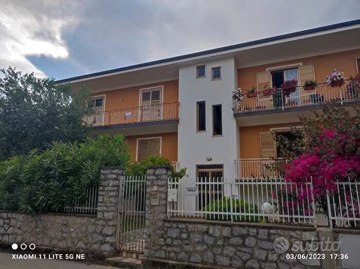 Appartamento trilocale in affitto in Via Trieste, Marina, Ascea