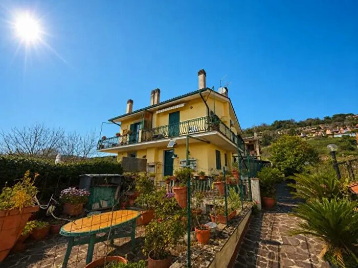 Casa trilocale in vendita in Via dei Platani, Trevignano Romano