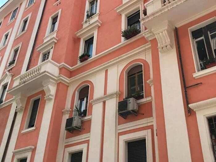 Appartamento trilocale in affitto in Via Panfilo Castaldi, Trastevere, Roma