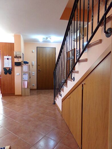 Casa con 8 locali in vendita in Via Mezzavia, Montegrotto Terme