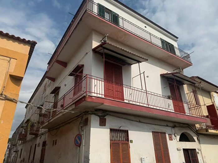 Appartamento trilocale in vendita in Via Promiscua, Boscotrecase