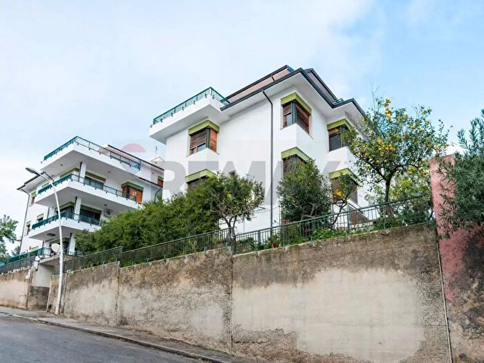 Appartamento con 5 locali in vendita in Via Bainsizza, Cagliari