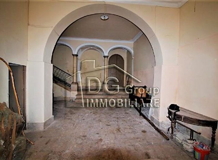 Casa con 8 locali in vendita in Alcamo