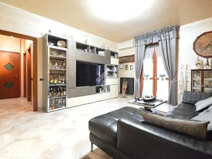 Appartamento quadrilocale in vendita in Via Severino Mercadante, Monza