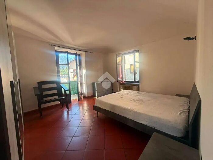 Appartamento trilocale in vendita in Via Michelangelo Peroglio, Lanzo Torinese
