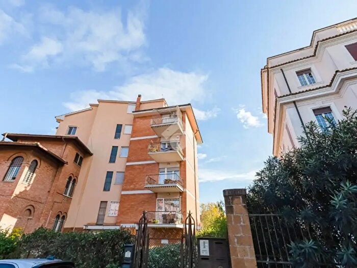 Appartamento trilocale in vendita in Via Picco dei Tre Signori, Roma