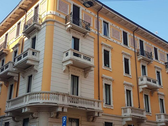 Appartamento bilocale in affitto in Via Spartaco, Montenero, Milano