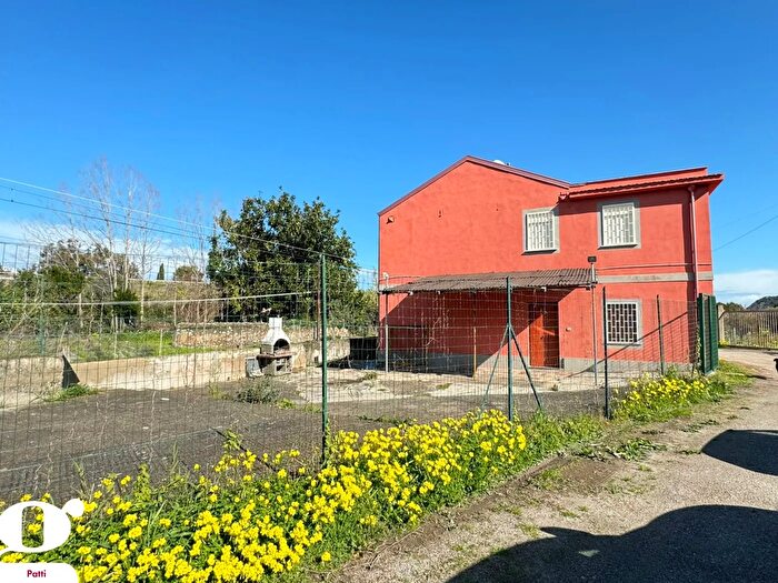 Casa con 7 locali in vendita in Contrada Loco Grande, Patti