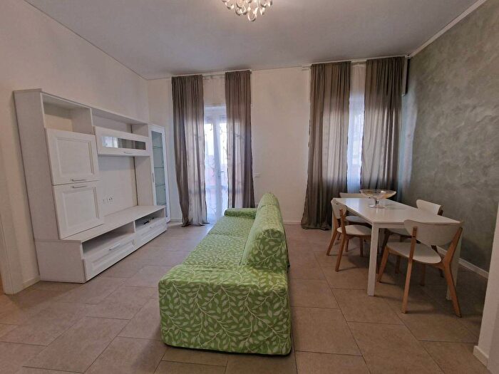 Appartamento trilocale in affitto in Corso Umberto I, Centro, Mantova