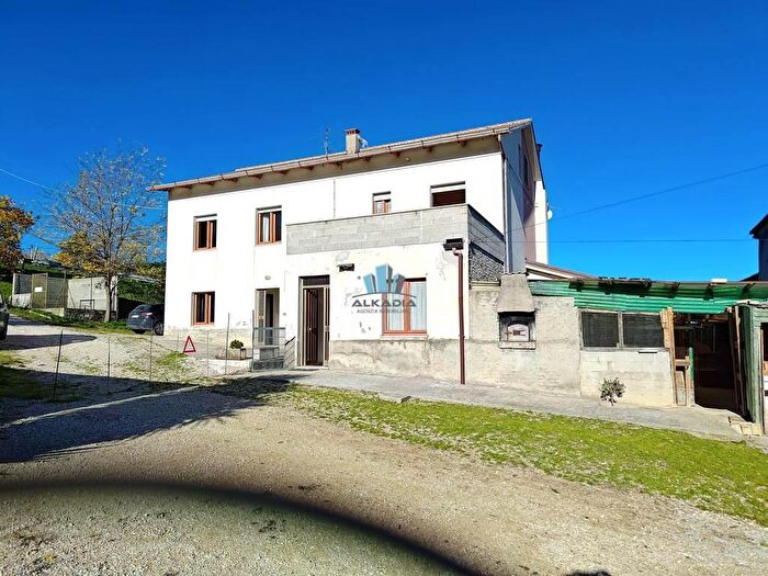 Casa con 7 locali in vendita in Montegiorgio