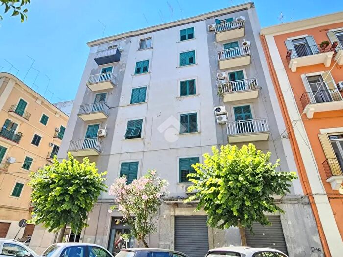 Appartamento trilocale in vendita in Via Messapia, Taranto