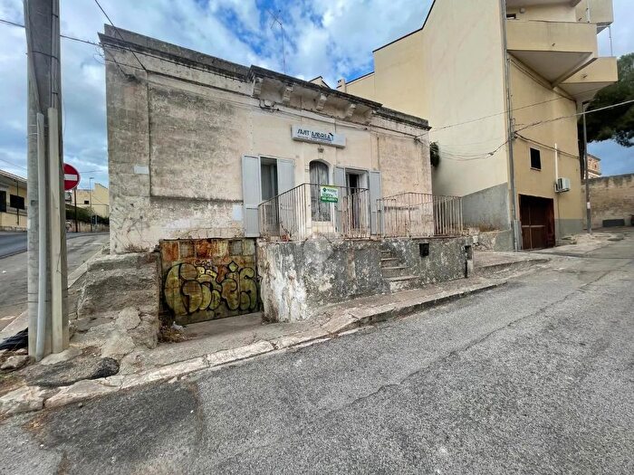 Casa bilocale in vendita in Via SantElia, Grottaglie