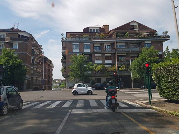 Appartamento quadrilocale in affitto in Viale Marco Polo, San Saba Caracalla, Roma