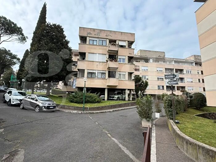 Appartamento quadrilocale in vendita in Via Antonio Gualterio, Roma