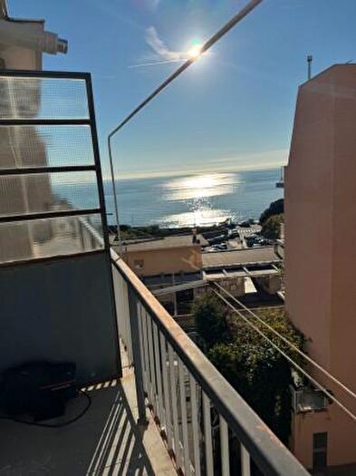 Appartamento con 5 locali in vendita in Via Francesco Nullo, Genova