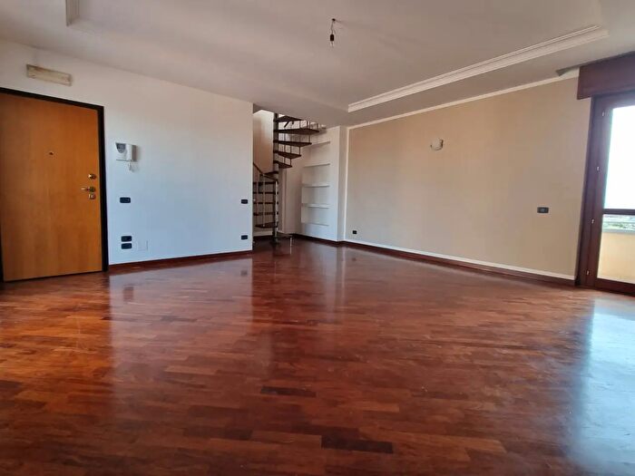 Appartamento con 6 locali in vendita in Via delle Industrie, Scafati