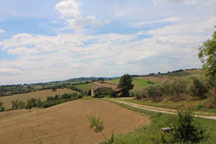 Casa con 6 locali in vendita in Monte San Vito