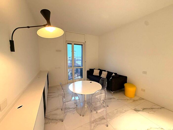 Appartamento bilocale in affitto in Largo della Crocetta, Quadronno Crocetta, Milano