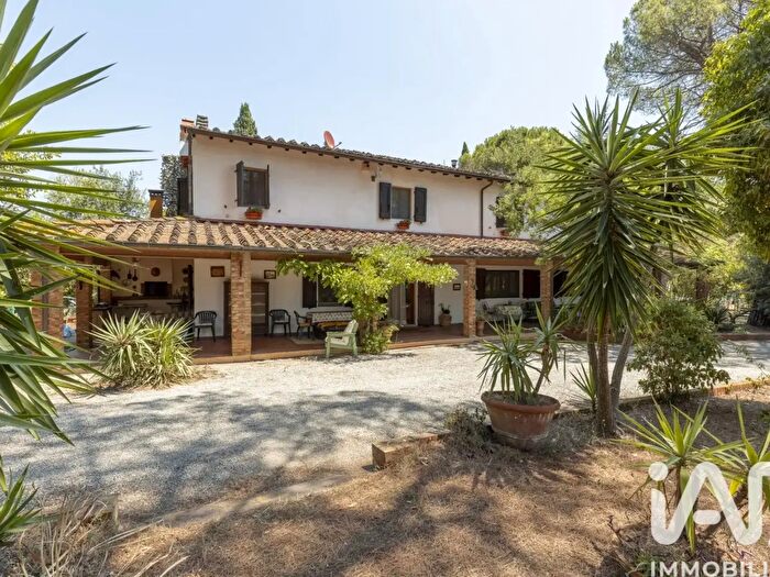 Casa con 16 locali in vendita in Via del Cimitero, San Miniato