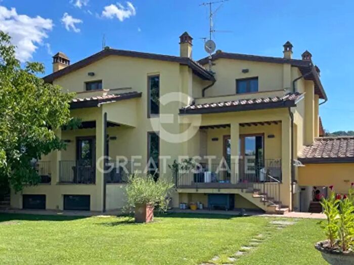 Casa con 6 locali in vendita in Strada Comunale della Sella, Arezzo