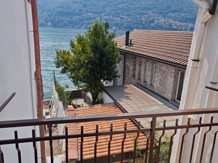 Appartamento bilocale in affitto in Via Regina, Cernobbio