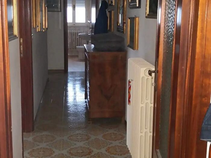 Appartamento con 6 locali in vendita in Livorno