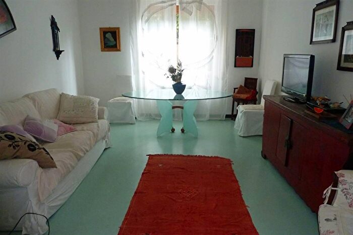 Appartamento trilocale in affitto in Lerici