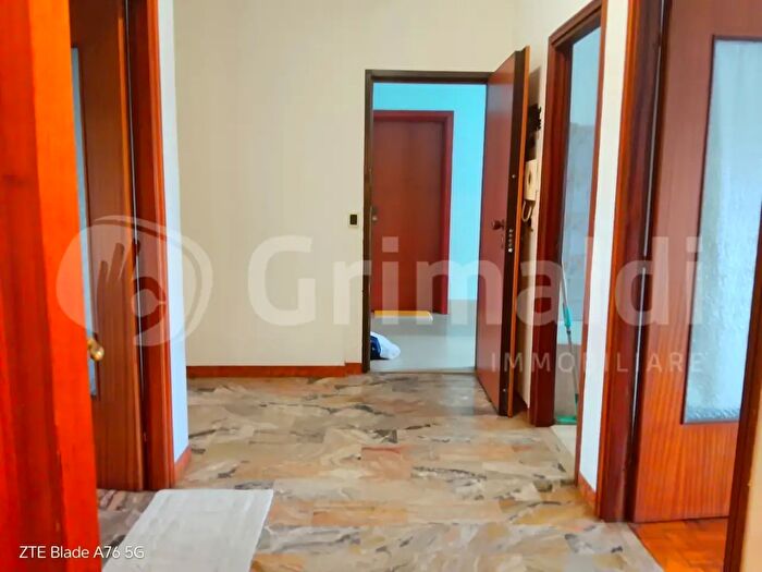 Appartamento trilocale in vendita in Via Enrico Toti, Beinasco