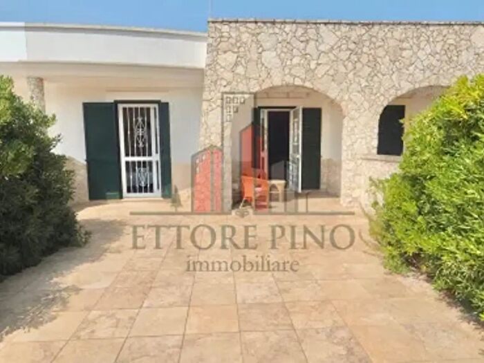Casa quadrilocale in vendita in Via Pozzuoli, Taviano