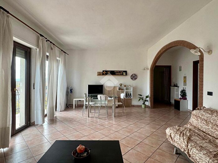 Appartamento con 5 locali in vendita in Via Giovanni Berchet, Sesto Fiorentino