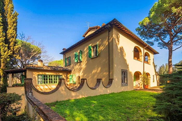 Casa con 12 locali in vendita in Via Imprunetana per Pozzolatico, Impruneta