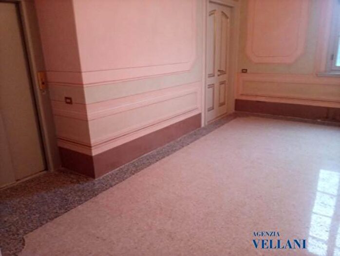 Appartamento con 6 locali in vendita in Carpi