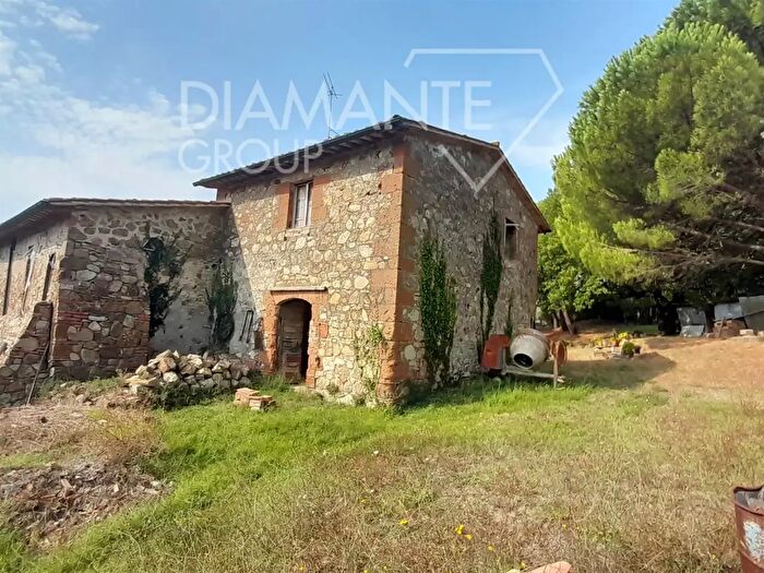 Casa con 5 locali in vendita in Acquapendente