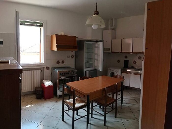 Appartamento trilocale in affitto in Via Guelfa, Massarenti, Bologna