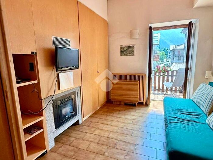 Appartamento bilocale in affitto in Via Nino Bixio, Centro, Ponte di Legno