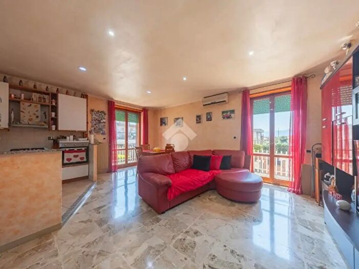 Appartamento quadrilocale in vendita in Via Fosso dell'Osa, Roma