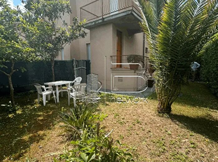 Casa con 5 locali in vendita in Pietrasanta