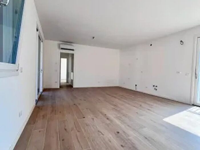 Appartamento trilocale in vendita in Via Vaifro Sberna, Rezzato