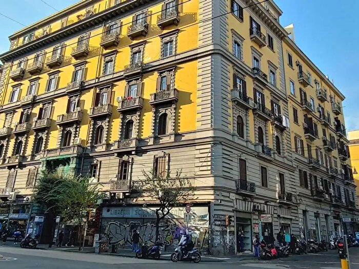 Appartamento quadrilocale in affitto in Napoli