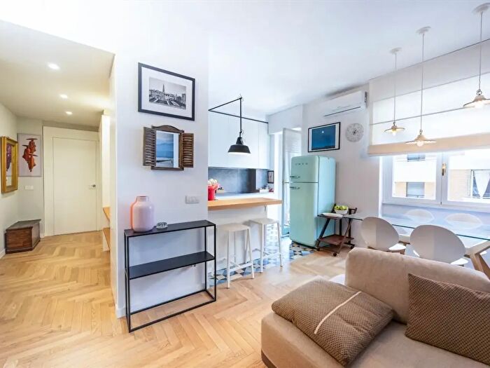 Appartamento bilocale in vendita in Via Melzo, Milano