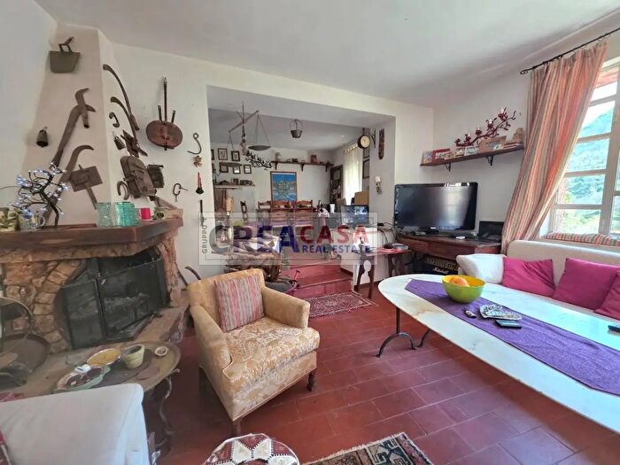 Casa con 5 locali in vendita in Cda Saracena, Castelmola