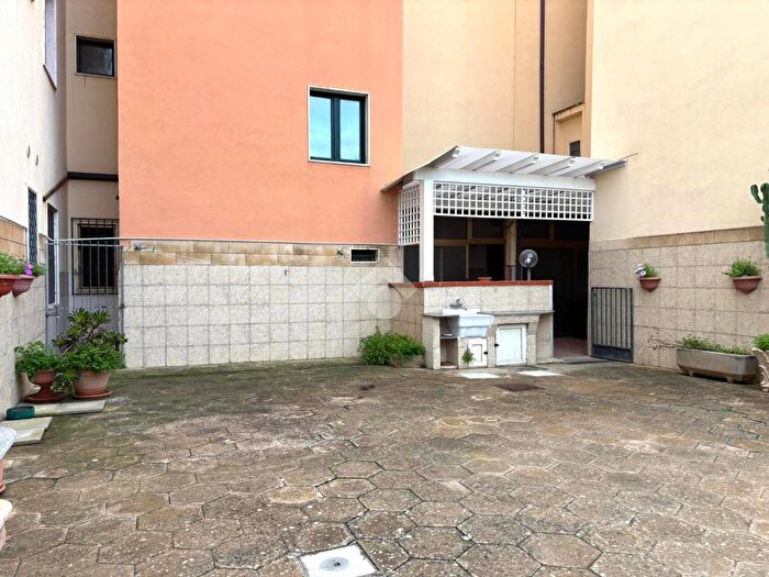 Appartamento trilocale in vendita in Via delle Mimose, Gallipoli