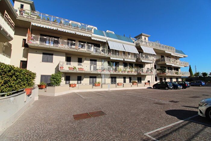 Appartamento trilocale in vendita in Via Nazionale Appia, Casagiove