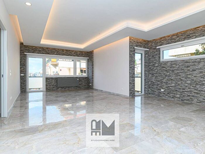 Appartamento quadrilocale in affitto in Viale Tito Livio, Medaglie dOro, Roma