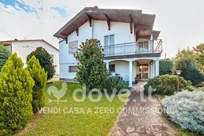 Casa con 6 locali in vendita in Forli